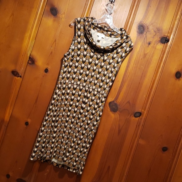 Dress - Picture 1 of 2